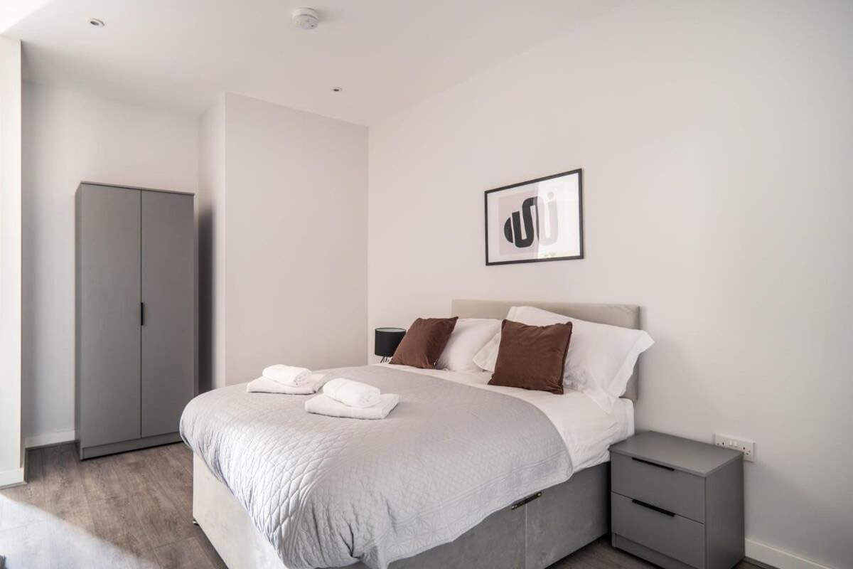 Modern & Spacious 2 Bed Apartment In Waterloo Liverpool Buitenkant foto